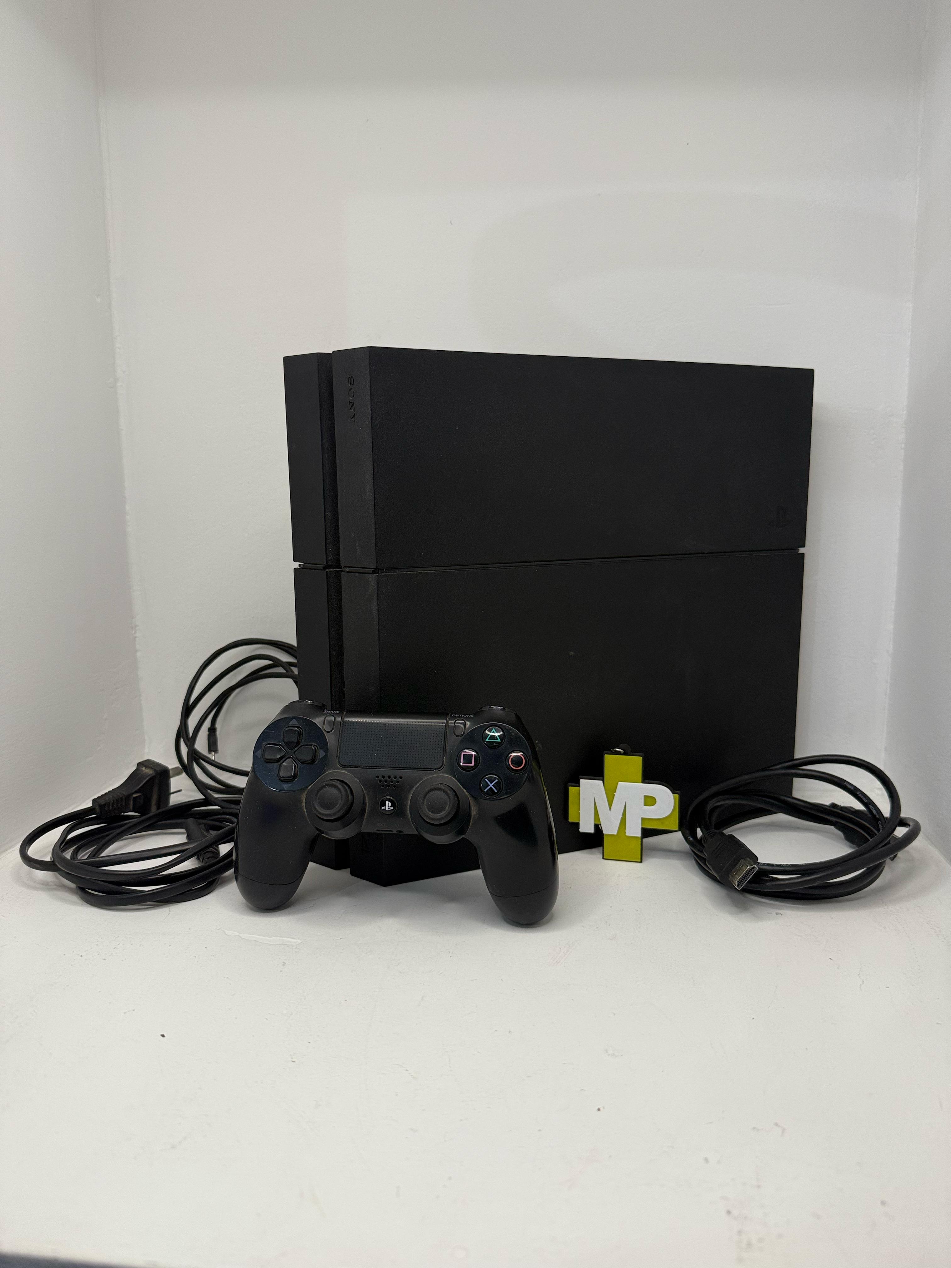 Consola Playstation Ps4 Usada excelente condicion con juego de regalo